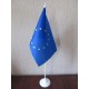 Прапор Євросоюзу на підставці