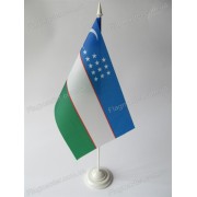 флаг Узбекистана на подставке