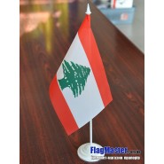 флаг Ливана на подставке